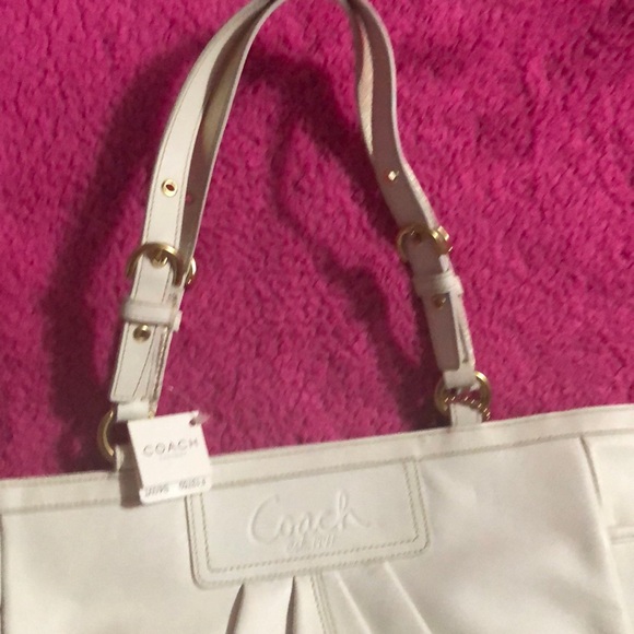 White Coach Bag - Picture 2 of 11